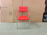 Chaise de bureau à prix avantageux avec 4 pieds, chaises de bureau en cuir rouge et noir sans roulettes