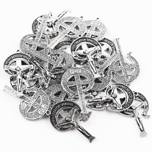 Crucifijo Católico Religioso Chapado en Plata Antigua de 4*2.4cm, Colgante de Cruz para Hacer Rosarios - Product Image 5