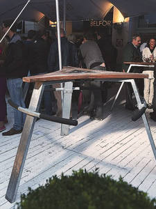 Juego de Barras Triangulares Integradas de Acero Inoxidable |   Mesa y Sillas Comerciales para Exteriores, Resistentes a la Intemperie, para Patios, Terrazas y Plazas - Product Image 6