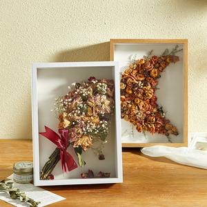 Vente chaude en gros Série Noël Cadre photo moderne en bois creux de 3 cm et 5 cm, cadre photo créatif fait à la main avec des fleurs séchées - Product Image 4