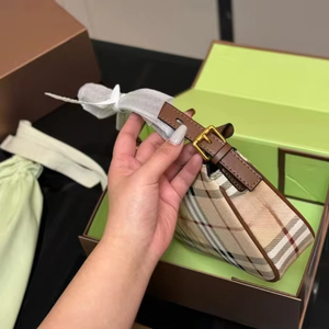 กระเป๋าโท้ทลำลองคุณภาพสูงระดับไฮเอนด์ กระเป๋าโท้ทสไตล์เรียบง่ายและเท่ห์ กระเป๋าโท้ทแฟชั่น แบรนด์ดั้งเดิม เครื่องประดับหรูหรา - Product Image 4