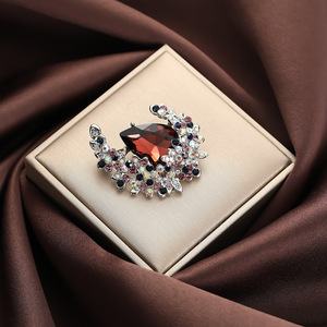 European Style Diamond Brooch <b>Moon</b> Shape Zinc Alloy Women's Party Jewelry Accessory - Product Image 4
