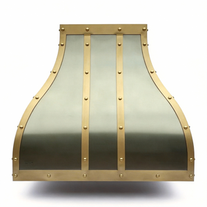 <span class=keywords><strong>Hotte</strong></span> de <span class=keywords><strong>cuisine</strong></span> en acier inoxydable de forme cloche incurvée de grande épaisseur avec des lanières en laiton pour une <span class=keywords><strong>cuisine</strong></span> de luxe - Product Image 1