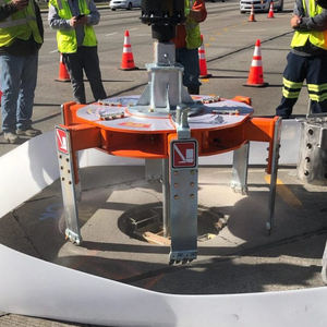 Mr. 맨홀 헤비 듀티 스키드 스티어 홀 톱 부착형 맨홀 톱 (콘크리트 맨홀 뚜껑 절단용) - Product Image 2