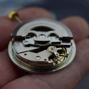 SenZhong SZ4008 Montre de luxe véritable à mouvement mécanique squelette automatique 24 rubis Pont croisé Noir Rotor personnalisé avec logo OEM - Product Image 6