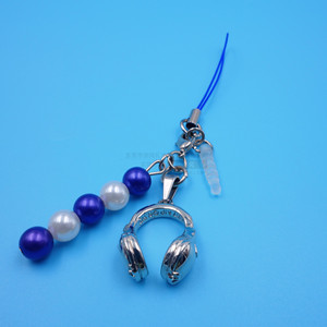 Breloque de téléphone portable en métal avec pendentif casque et perles imitation perle pour la décoration de téléphone - Product Image 3