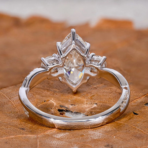 Anello Aperto a Forma di S per Donne, Linea Intrecciata, Gioiello Elegante per Abiti da Festa e Uso Quotidiano - Product Image 4