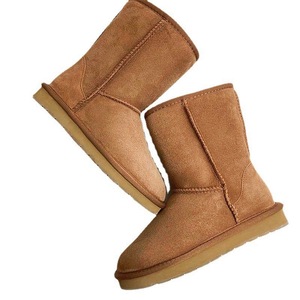 <span class=keywords><strong>Bottes</strong></span> <span class=keywords><strong>de</strong></span> <span class=keywords><strong>neige</strong></span> chaudes <span class=keywords><strong>de</strong></span> haute qualité en laine à semelle plate pour femmes, vente directe d'usine 2025, couleurs personnalisées - Product Image 5