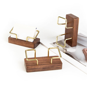 Hongjie - Portatarjetas de visita de madera de nogal y latón, organizador de escritorio moderno y sencillo para uso en la oficina y el hogar - Product Image 2