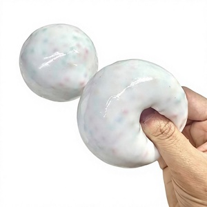 Balle anti-stress TPR souple en forme de peau de neige non crémeuse de 6 cm, jouet sensoriel unisexe pour soulager le stress et créer une ambiance relaxante, cadeau pour 14 ans et plus - Product Image 3