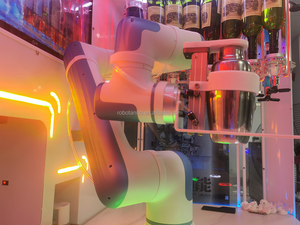 Distributeur automatique de cocktails congelés <span class=keywords><strong>Bartesian</strong></span> avec bras robotique à 6 axes, construction métallique, refroidissement par compresseur, paiement par carte de crédit - Product Image 6