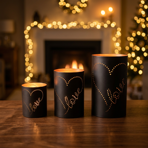 Sonnet Decor – Ensemble de 3 bougeoirs cylindriques en métal faits à la main, motif cœur découpé, en fer résistant à la chaleur, pour décoration de Noël et de la maison - Product Image 1