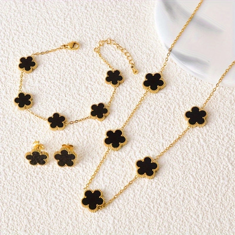 alhambra style necklace