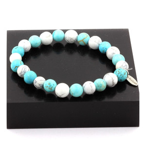 Bracciale Howlite + Turchese con perline da 8 mm. - Product Image 1