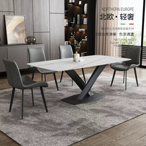 طقم طاولة طعام فاخر وعصري مع كراسي، مصنوع من المعدن بلون ذهبي، 6 قطع من أثاث المنزل - Product Image 4