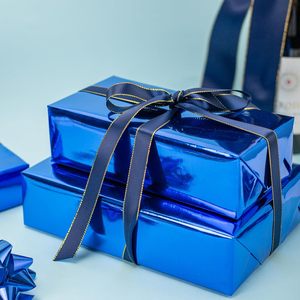 Papel de Regalo Metalizado Homeral en Rollo, Azul Marino, 17 pulgadas x 32.8 pies, Papel Metalizado de una Cara para Envolver Regalos de Cumpleaños y Navidad - Product Image 5