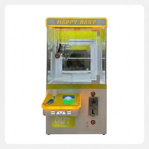 Machine à pincettes mini arcade BaiHui Factory pour petites poupées, à monnayeur, en acrylique et plastique - Product Image 4