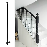 Rampe d'escalier moderne sur mesure pour villa, adaptée aux greniers, rampes et mains courantes intérieures en métal.