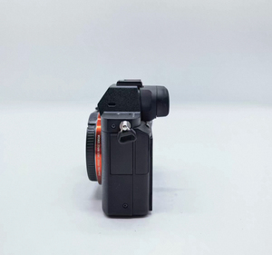 Solo cuerpo de cámara A7C2 usado — 33.0MP full-frame + 5 ejes de estabilización de imagen (IBIS) de 7 paradas, en excelentes condiciones, completamente funcional. - Product Image 6
