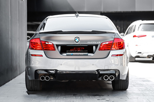 กันชนท้ายรถแบบคาร์บอนไฟเบอร์สไตล์ M4ปีกหลังสปอยเลอร์ F10สำหรับ BMW 5 Series 530i 520i 540i 2010-16 - Product Image 6