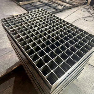 Malla de Acero Galvanizado Soldada de 50x5mm 400x1000mm para Pasarelas y Pisos con Servicios de Corte y Doblado - Product Image 1
