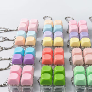 31 Diseños Mini Teclado Fidget Toy Llaveros Redondos con Teclas Antiestrés para Niños y Adultos - Product Image 2