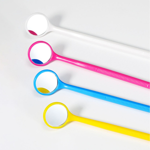 Specchio orale in plastica monouso colorato per esame dentale - Product Image 2