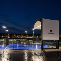 Toit rétractable télescopique multi-terrains pour padel et tennis avec roues, conception push-pull pour centre sportif et club