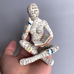 Nuovo eco-friendly soggiorno ornamenti <span class=keywords><strong>donna</strong></span> lettura polpa stampo in resina artigianato per la decorazione di natale - Product Image 3