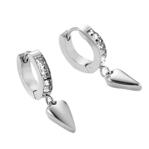 Pendientes Huggie en Forma de Corazón de 25MM, Acero Inoxidable Dorado con Zirconia Engastada en Canal, para Uso Diario - Product Image 5