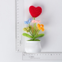 Ornement de fleur en forme de cœur au crochet fait main, fleur artificielle tricotée en mini-pot, décoration de bureau, cadeau de la Saint-Valentin, stock disponible en Chine