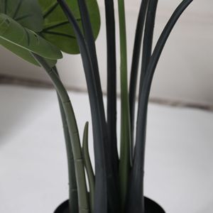 Plante artificielle Monstera Dream Castle dans un pot noir, décoration intérieure, verdure pour la maison, le bureau, le salon - Product Image 3