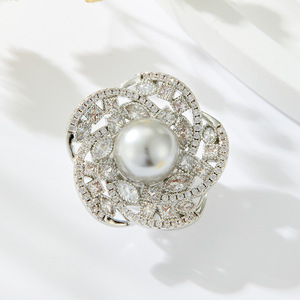 Flower Pearl Magnetic Brooch Copper Alloy Inlaid With Zircon <b>Wedding</b> Women's Fashion <b>Accessory</b> - Product Image 4