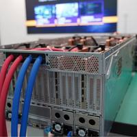 Serveur GPU 8x RTX 5090 à refroidissement liquide, double socket |   Interface PCIe 4.0 avec système de refroidissement liquide avancé