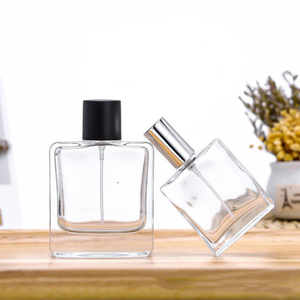 Botella de Perfume de Vidrio Cuadrada Transparente de Alta Calidad con Logotipo Personalizado, Impresión Serigráfica, Tapa de Rosca y Caja - Product Image 2