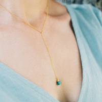 Collier tendance en acier inoxydable multicolore en forme de cœur avec chaîne à maillons plaqué or et cristal de pierre de naissance, idéal pour le quotidien des femmes