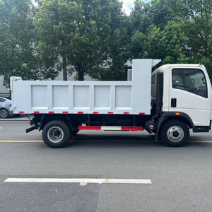 Camión de Carga Howo Nuevo de 116hp y 5 Toneladas con Camión Furgón de Una Fila con Luz Blanca, Tanque de Carga, Motor Diésel Yuchai Manual 4x2, Dirección Izquierda - Product Image 3