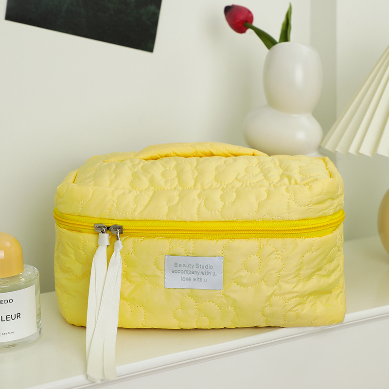 Yunduo cosmetic bag (yellow large)