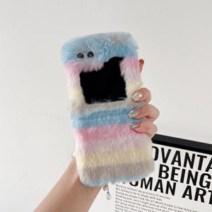 Étuis de téléphone rayés colorés en peluche moelleuse luxueuse pour Samsung <span class=keywords><strong>Zflip</strong></span> 7 6 5 <span class=keywords><strong>4</strong></span> 3, couvertures arrière chaudes moelleuses pour femmes - Product Image 5