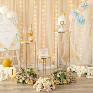 Décoration de <span class=keywords><strong>table</strong></span> rectangulaire haut de gamme en métal doré, cadre floral en fer, idéale pour les mariages et événements - Product Image 1