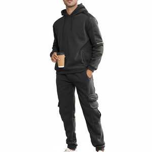 Chándal personalizable de algodón Premium de invierno para hombre con cuello con capucha y opción de diseño de logotipo ecológico - Product Image 1