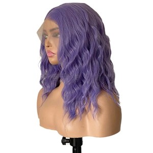 Parrucca Futura Fibra Sintetica all'ingrosso per Cosplay, <span class=keywords><strong>Capelli</strong></span> Corti Ricci con Riga Laterale, Ricci Romani, Frontale in Pizzo, <span class=keywords><strong>Colore</strong></span> <span class=keywords><strong>Melanzana</strong></span>, Servizio OEM con Logo Personalizzato - Product Image 3