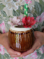 Tasse Tiki Hawaii personnalisée Tasse à cocktail et bière en céramique de noix de coco créative avec plateau pour votre prochain rassemblement de bar Tiki