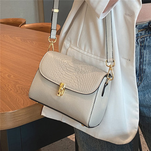 2025 Ins thời trang màu xanh da thật Da rắn mô hình Vai Phụ nữ túi <span class=keywords><strong>Python</strong></span> mô hình túi da phụ nữ Túi xách tay - Product Image 2