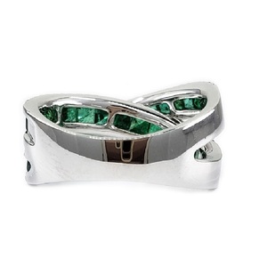 Anillo de Oro Blanco de 18k con Incrustaciones de Esmeraldas Corte Princesa en Forma de Cruz, Exquisito para Navidad, Regalo para Mujer, Bodas y Fiestas - Product Image 3