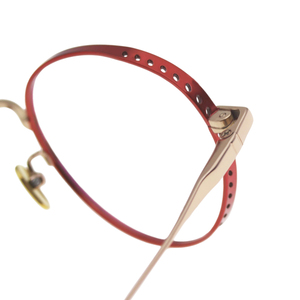 Montures <span class=keywords><strong>de</strong></span> lunettes optiques OEM ODM en titane IP, or rouge brillant, design perforé moderne, style créateur pour femmes - Product Image 5