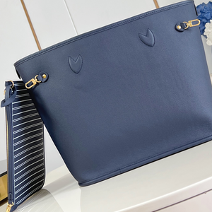 Sac à rabat simple et élégant, style luxueux pour les femmes, design à une seule épaule. - Product Image 3