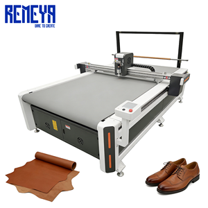 เครื่องตัดหนัง CNC สำหรับงานหนัก REMEYA พร้อมหัวตัดรูปตัววี และประหยัดพลังงานสูง สำหรับงานตกแต่งภายในรถยนต์ - Product Image 1