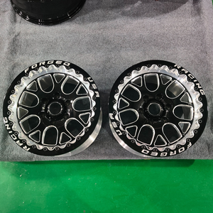 Jantes Beadlock personnalisées de 17, 18 et <span class=keywords><strong>20</strong></span> pouces, forgées, noir brillant, à rayons fendus, 6x139.7 6x135 pour Ford F150 Silverado 1500 Trucks - Product Image 2