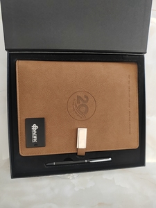 Bloc de notas recargable A5 Lámpara de escritorio de carga inalámbrica tablero de escritura a mano y bolígrafo 10000mAh banco de energía portátil - Product Image 6